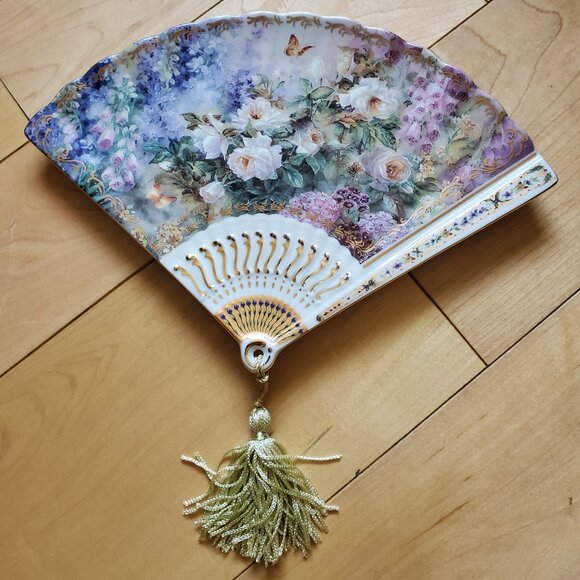 "SERENITY" Unfolding Beauty by LENA LIU Bradford Exchange FAN PLATE #11057A - Picture 1 of 4